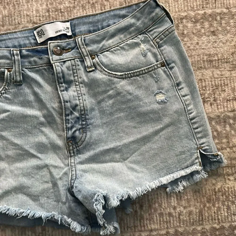 RSQ size 9 Light denim SHORTS Jean shorts